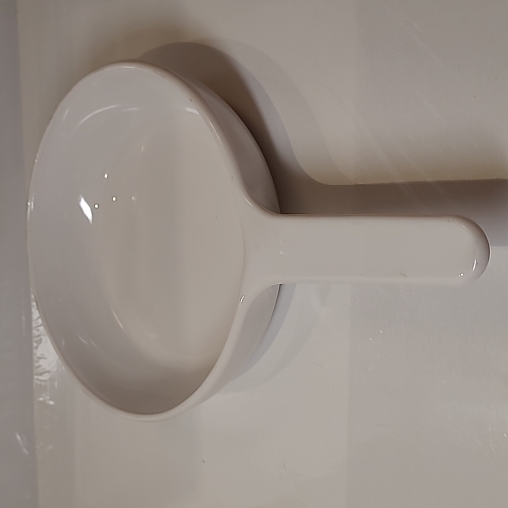 Corningware white 7 1/4"( p-83-b?) Pan with handle